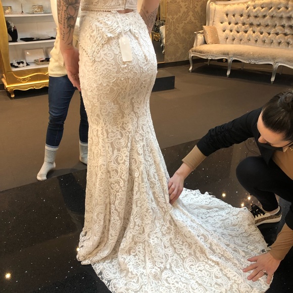 Two piece wedding dress. BRAND NEW. NEVER WORN. READY TO WEAR. - Picture 6 of 8